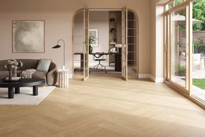 Wohnzimmer mit Blick auf Arbeitszimmer